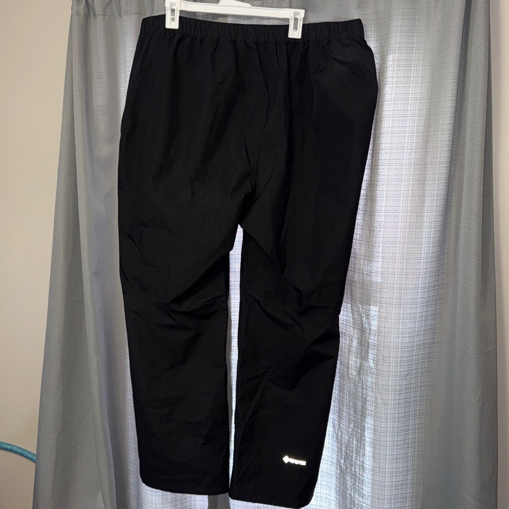 REI Black women’s rain Pants 2XL - Picture 5 of 7